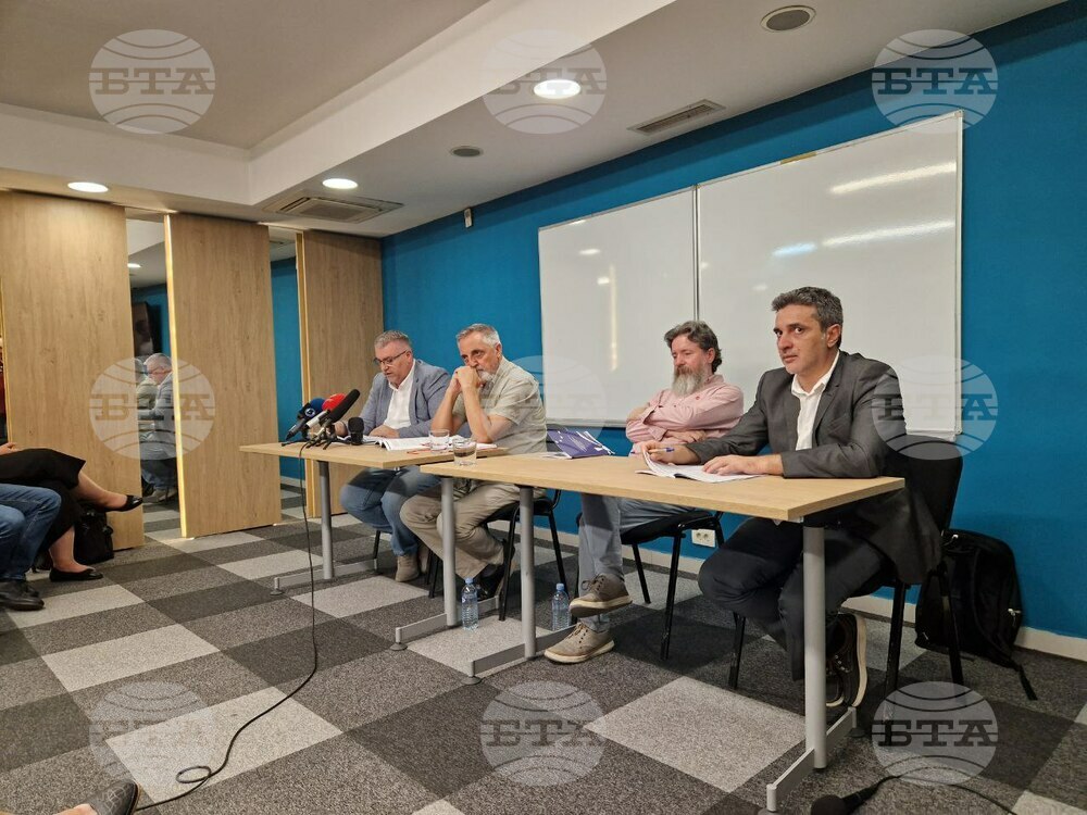 Сборник с анализи "Конституционните промени в медиите: дезинформация, медийна манипулация, реч на омразата", бе представен в Скопие