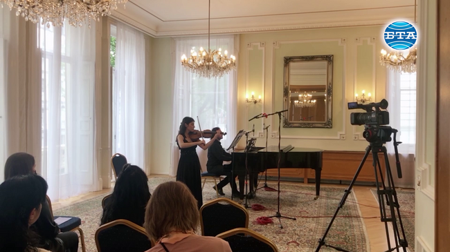 Българското посолство в Лондон отваря врати за млади таланти