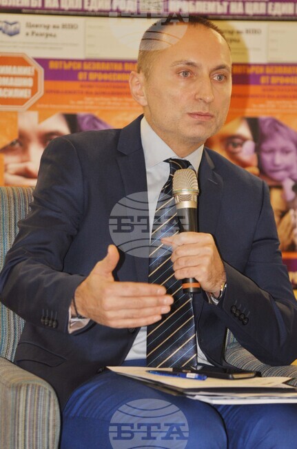 С нарастващите случаи на домашно насилие, изграждането на Кризисен център в област Разград е от решаващо значение, каза д-р Георги Милков