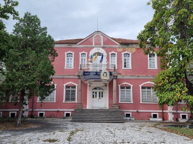 Кърджали - художествен отдел "Станка Димитрова" - ремонт