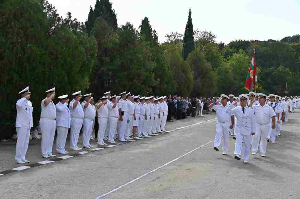 Министерство на отбраната: Военноморските сили отбелязаха 145 години от създаването на свързочни войски