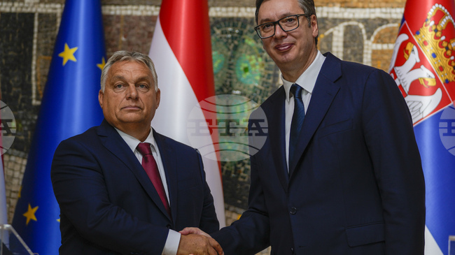 Сръбският президент Александър Вучич и унгарският премиер Виктор Орбан получиха награда в северния сръбски град Суботица 