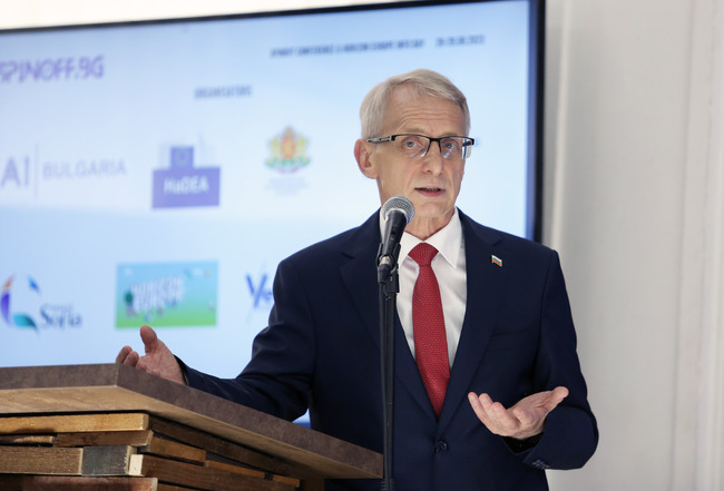 Министър-председателят: Изградената научна инфраструктура вече дава резултат