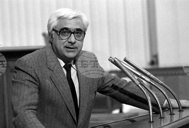 May 8, 1990: Bulgaria Signs Its First Agreement with European Community after Start of Democratic Transition