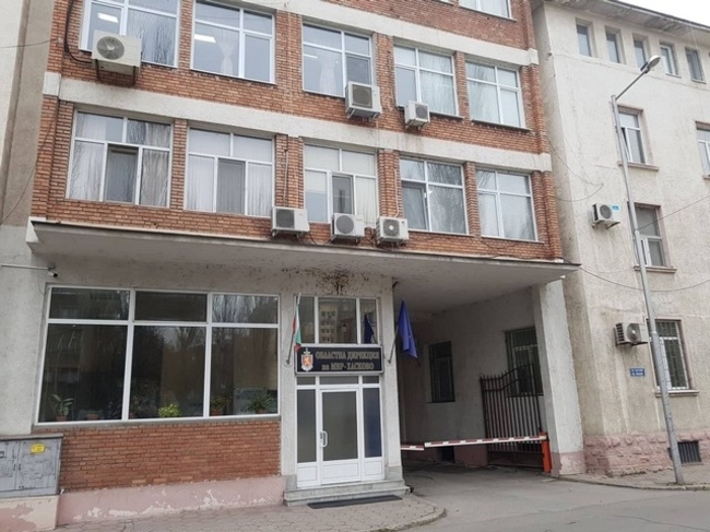 Безакцизни цигари и стоки с лого на защитени марки са иззети при проверки на два турски автобуса на паркинг край Харманли