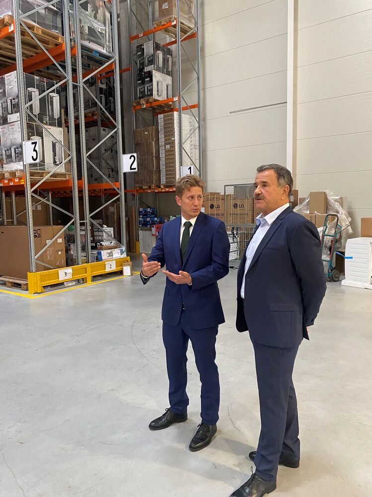 Министерство на икономиката и индустрията: Заместник-министър Шотев откри инвестиция за 30 млн. лв. в нов логистичен център