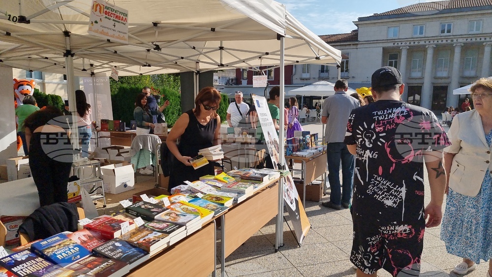 С базар на книги завършва литературният фестивал „Враца – книжен град“
