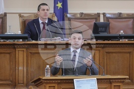 Парламент - Халил Летифов - заседание