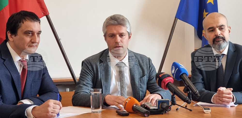 Областният управител на Варна връща в Общинския съвет на града решенията за нов заем и продажбата на общински терени
