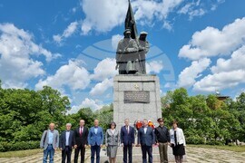 Кърджали - Паметник на освободителите - почит 