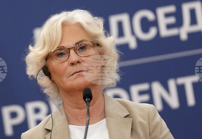 Обещаните от Германия три реактивни системи за залпов огън могат да бъдат доставени в Украйна през юли или август, заяви Кристине Ламбрехт
