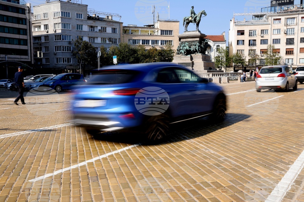 Жълти павета - пуснато движение