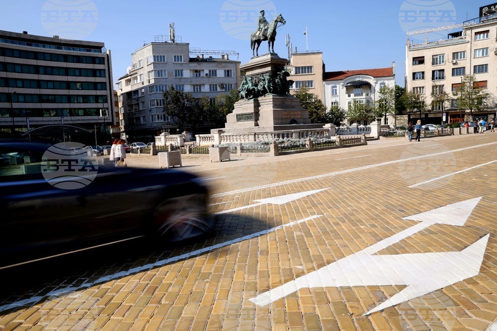 Жълти павета - пуснато движение