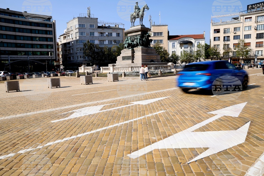Жълти павета - пуснато движение
