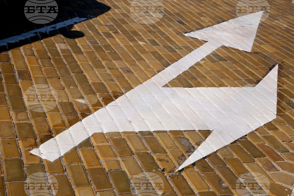 Жълти павета - пуснато движение