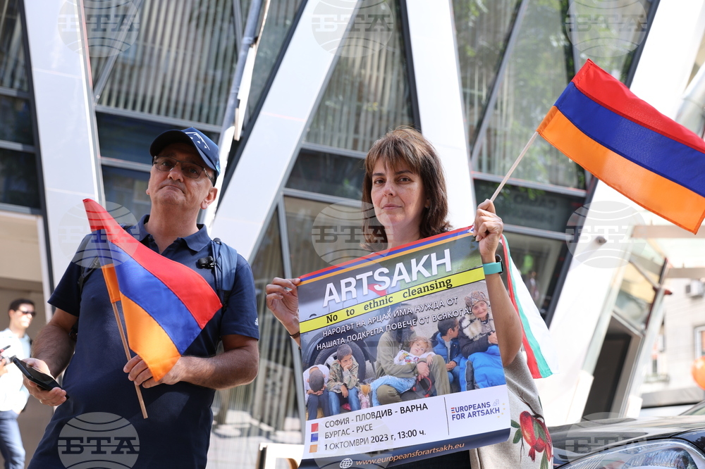 Протест - подкрепа на арменците от Нагорни Карабах