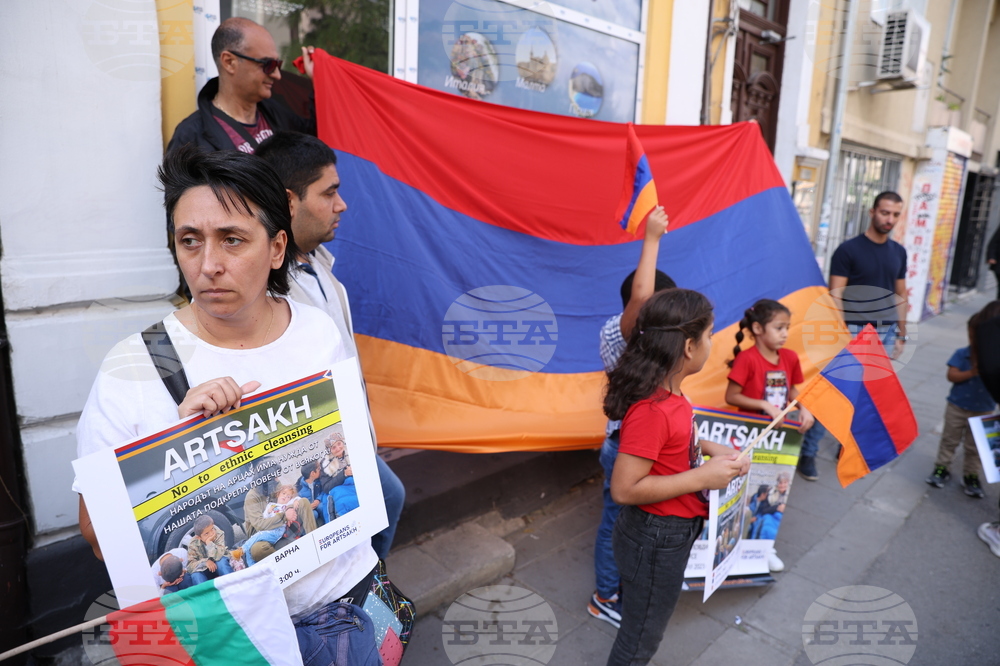 Протест - подкрепа на арменците от Нагорни Карабах