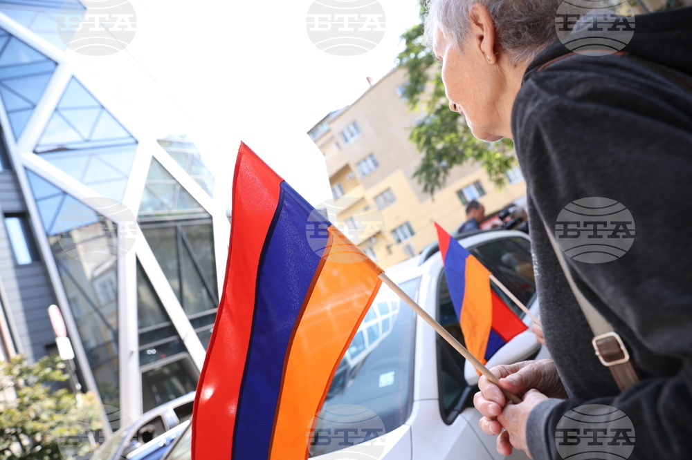 Протест - подкрепа на арменците от Нагорни Карабах