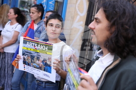 Протест - подкрепа на арменците от Нагорни Карабах