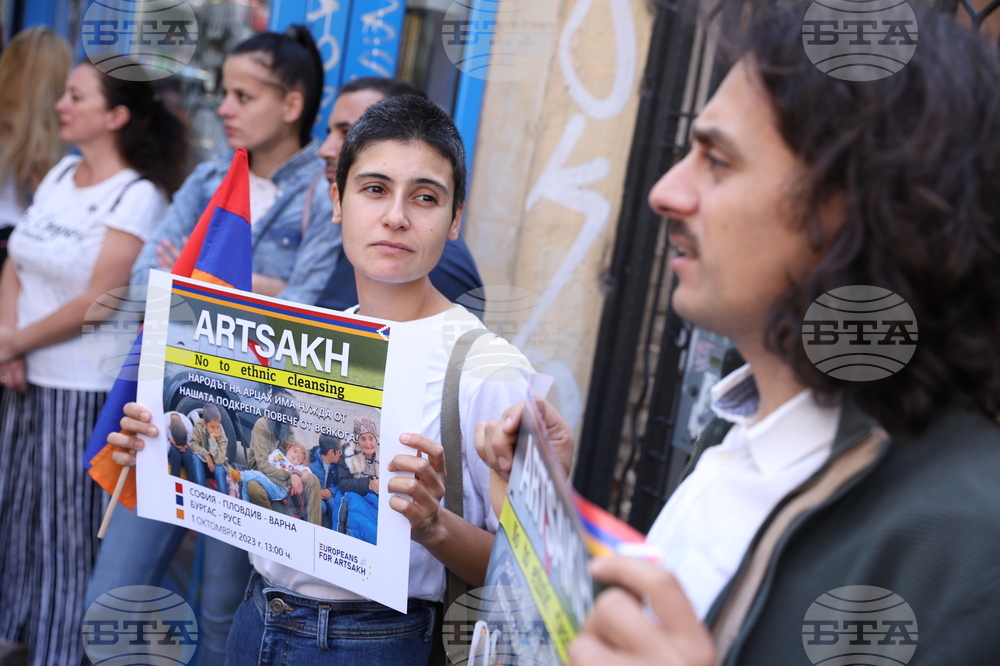 Протест - подкрепа на арменците от Нагорни Карабах