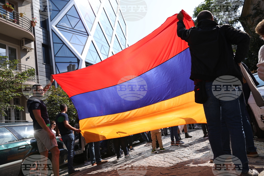 Протест - подкрепа на арменците от Нагорни Карабах