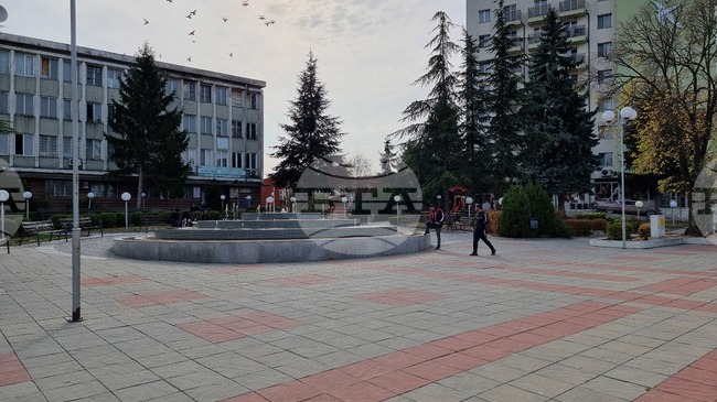 Елхово ще посрещне Нова година с фолклорен концерт и празнична заря