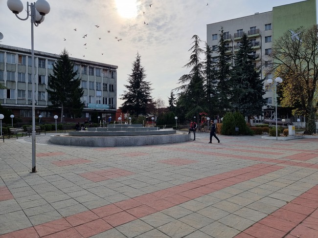 Елхово ще посрещне Нова година с фолклорен концерт и празнична заря