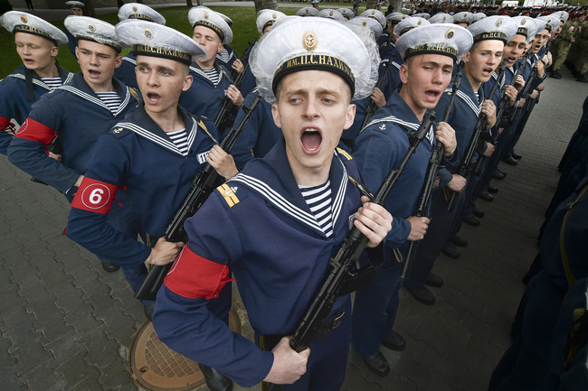 Украинските военни, атакували днес кораби в Севастопол, са били обучени от британски експерти, заяви Москва
