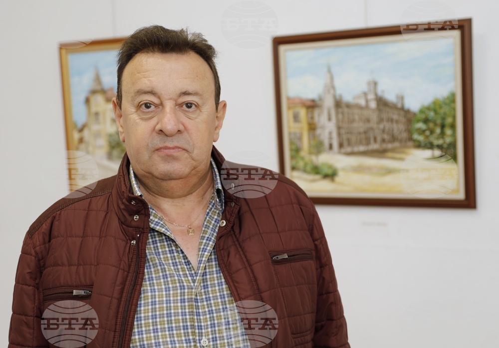Русенски художник отбеляза с изложба от картини и копия на исторически кораби 30 години творческа дейност