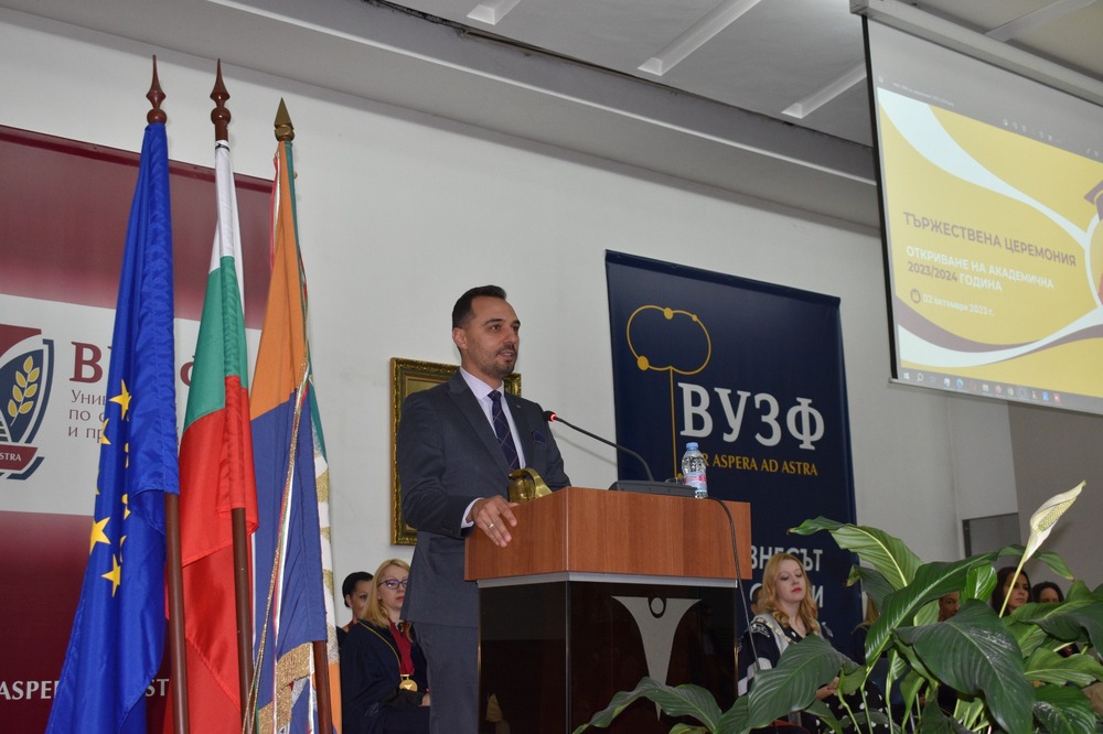 Министър Богданов: Работим за това България да се превърне в страна, в която младите хора да намират своята успешна реализация