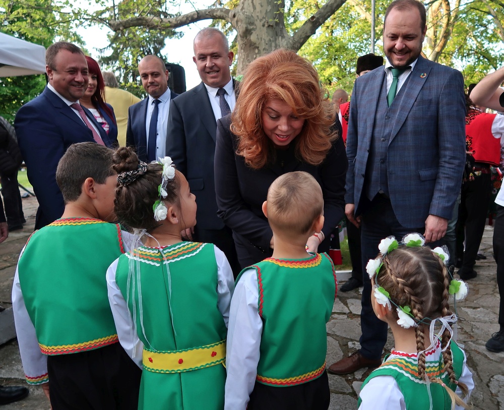 Вицепрезидентът в Пещера: В трудното време да не чертаем нови разделителни линии