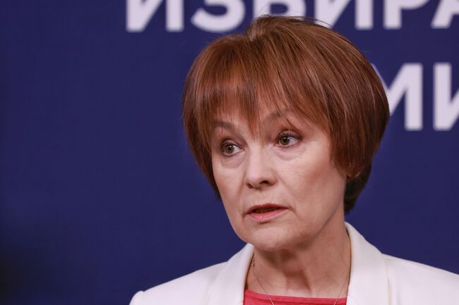Около 30 хил. са кандидатите за общински съветници, 1360 за кметове на община, 6900 за кметове на кметства и 400 за кметове на район, каза Росица Матева