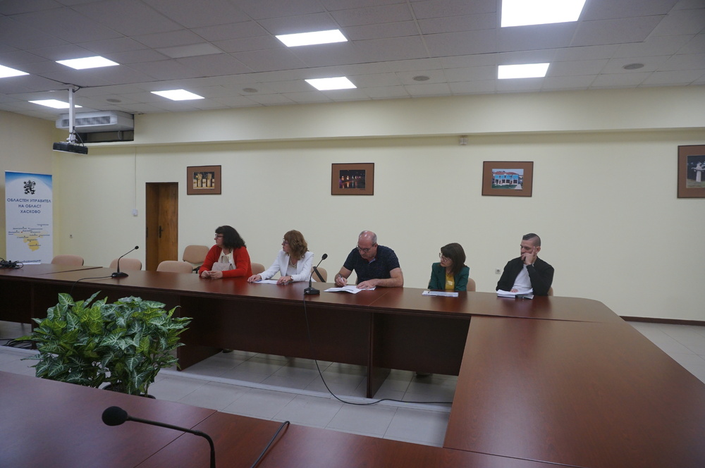 Областна администрация Хасково: Областният управител Гинка Райчева откри третото заседание на Областната комисия по безопасност по пътищата 