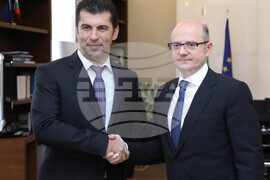 Кирил Петков - Парвиз Шахбазов - среща