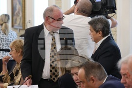 Парламент - Комисия по конституционни въпроси