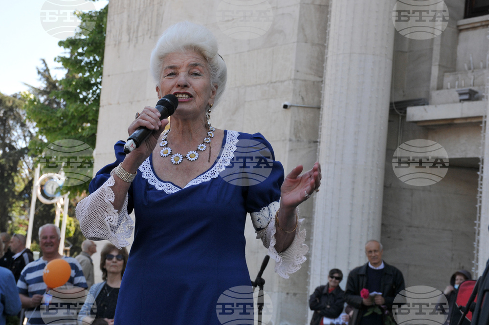 Legendary Bulgarian Folk Singer Yanka Rupkina Passes Away at 87