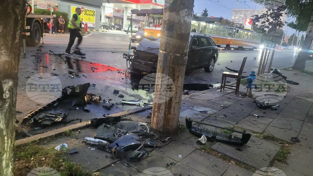 Катастрофа затруднява движението в района на бул. "Шипченски проход" в София