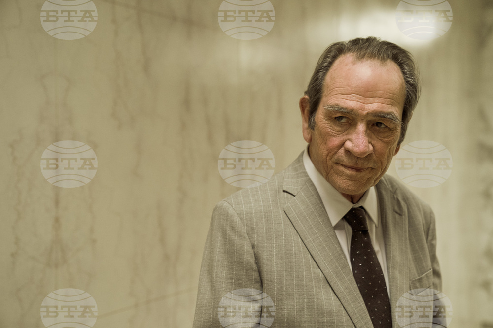 Дъщерята на актьора Томи Лий Джоунс е намерена мъртва в луксозен хотел на 34-годишна възраст