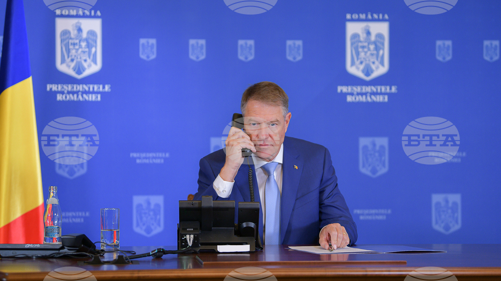 Клаус Йоханис съобщи, че е разговарял по телефона с Румен Радев
