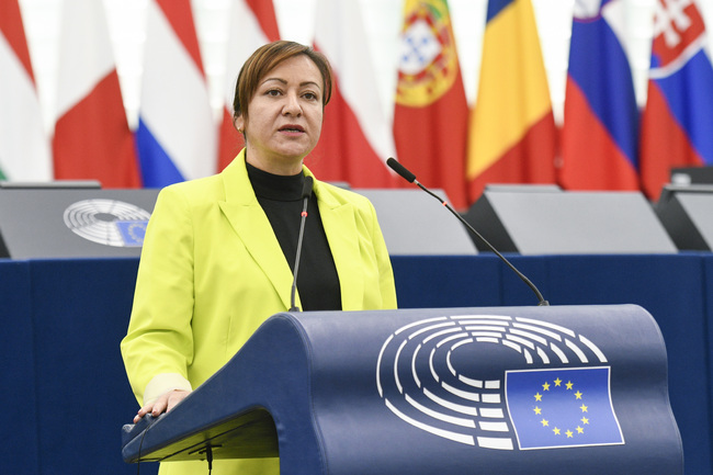 Делегацията на ДПС в ЕП подкрепи българските розопроизводители спрямо новите изисквания за етикетиране