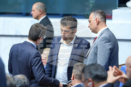 Парламент - извънредно заседание