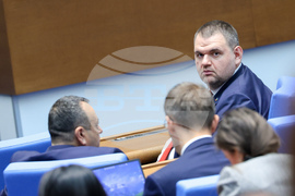 Парламент - извънредно заседание - Делян Пеевски