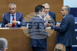 Парламент - извънредно заседание