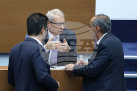 Парламент - извънредно заседание