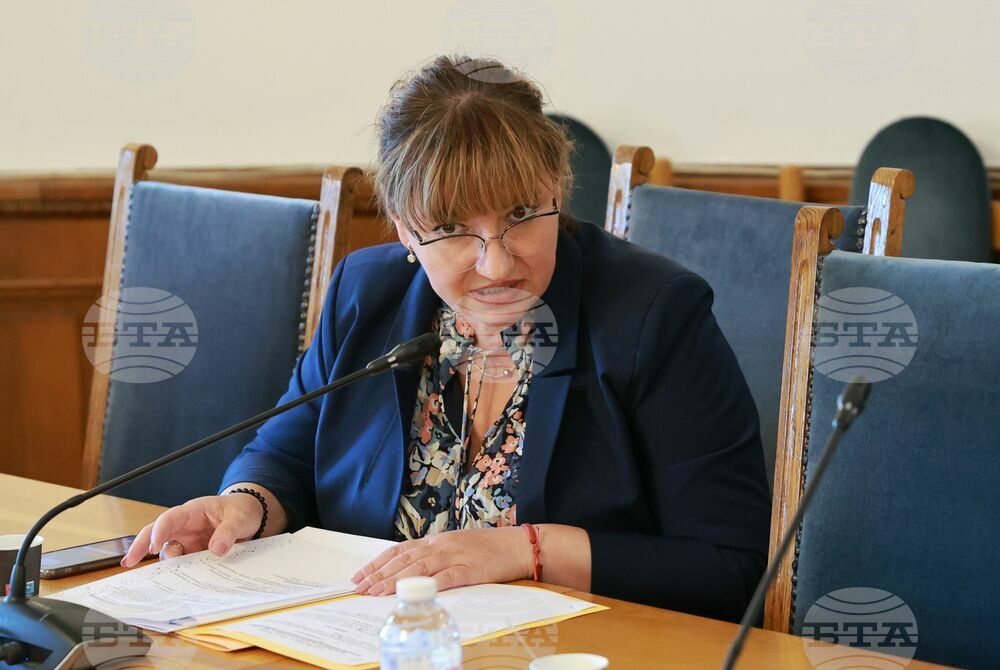 Парламент - Комисия по правни въпроси