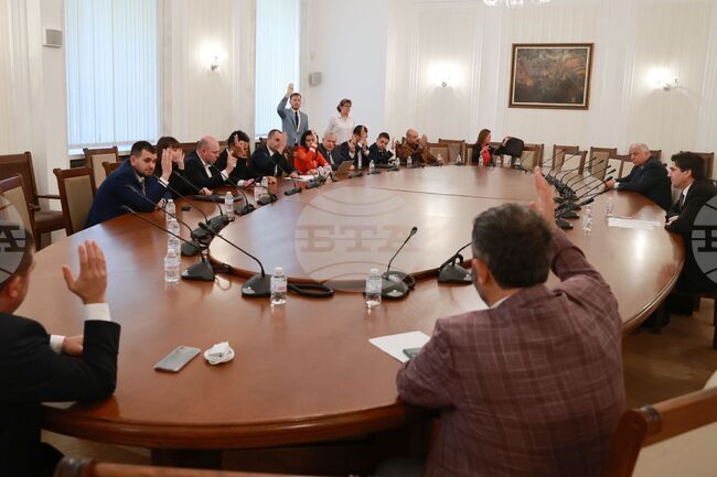 Парламент - Комисии - заседание