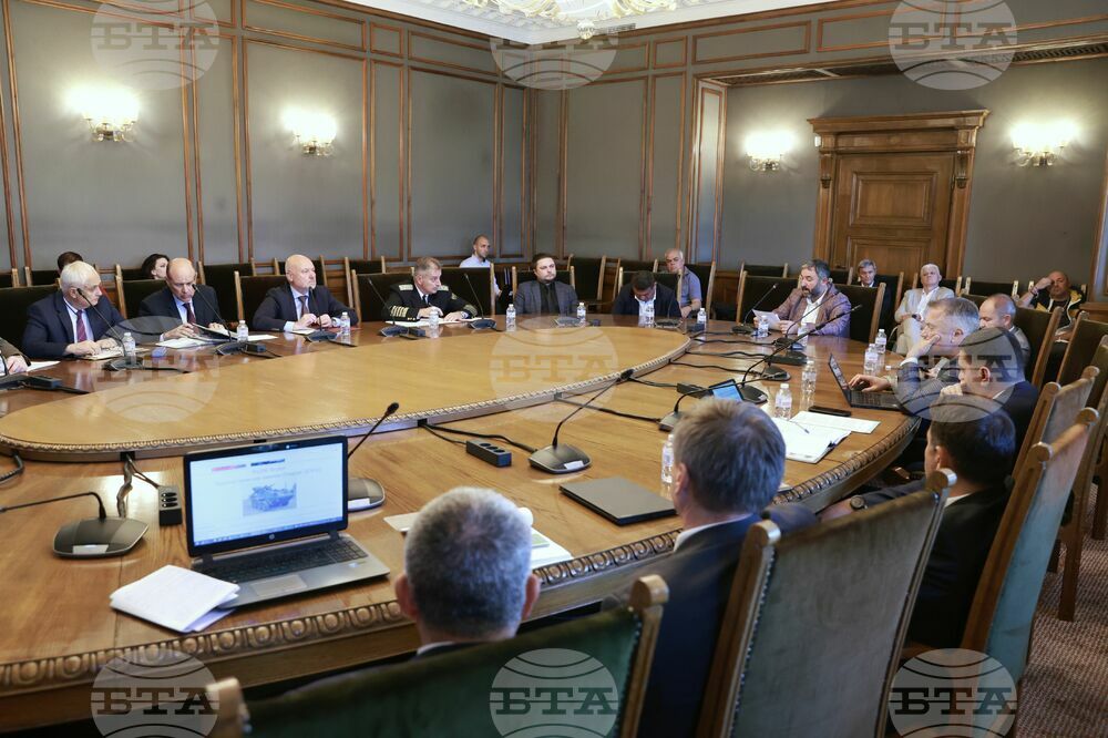 Парламент - Комисия по отбрана