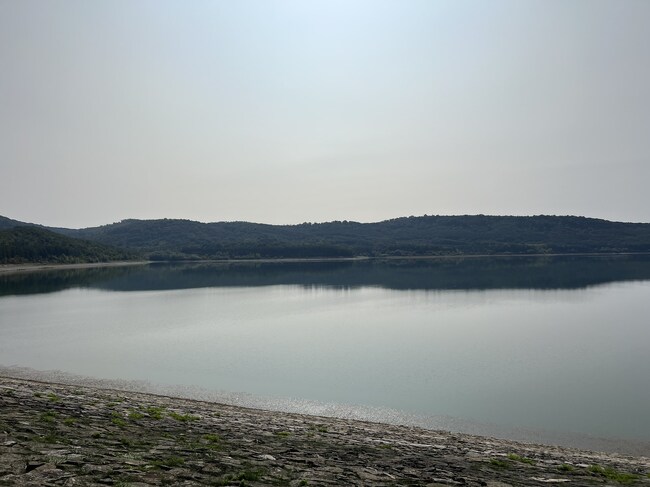 Областна администрация Шумен: Междуведомствена комисия не констатира нередности при експлоатацията на язовир „Тича“ 