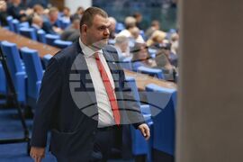 Парламент - заседание - Делян Пеевски