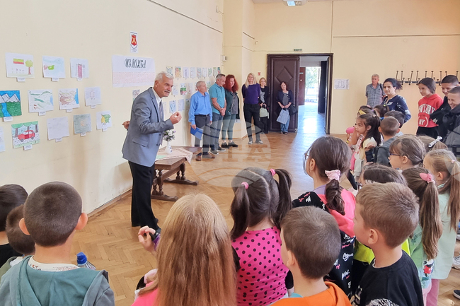 Плевен - ученическа изложба - Сдружение "Артилерия - ген. Владимир Вазов"